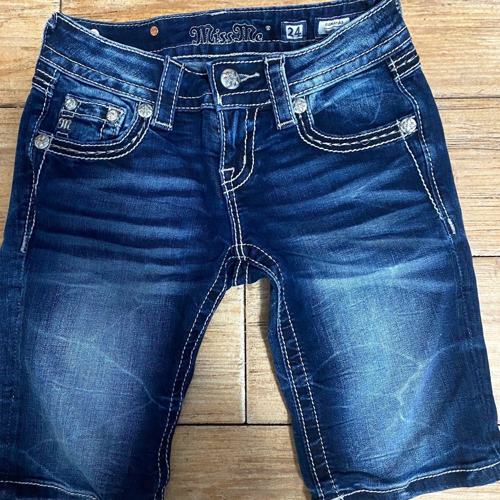 Signature Bermuda Stretch Short, Miss Me